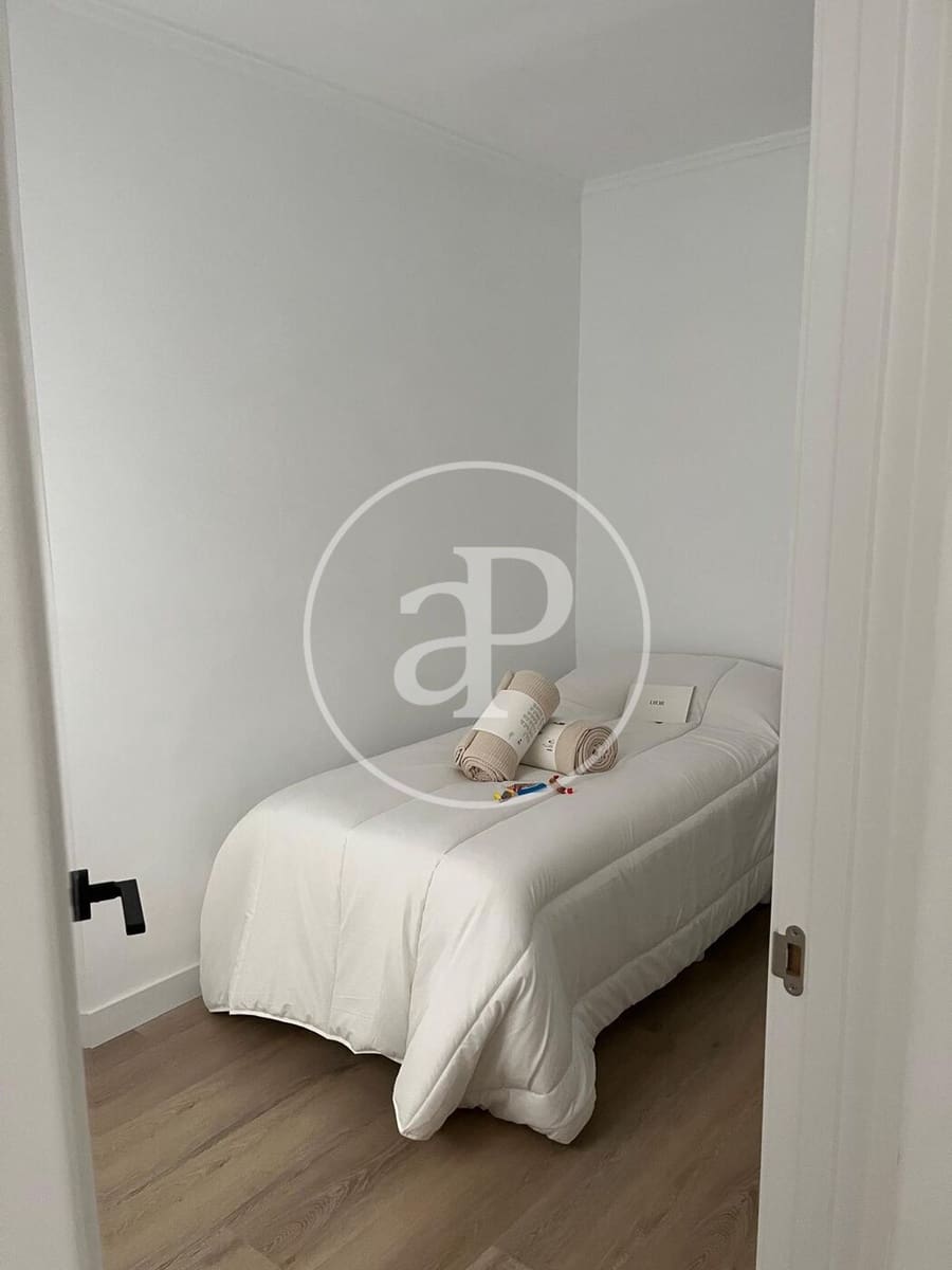 4 bedroom Apartment for rent in Valencia city - € 1,550 (Ref: 9367635)