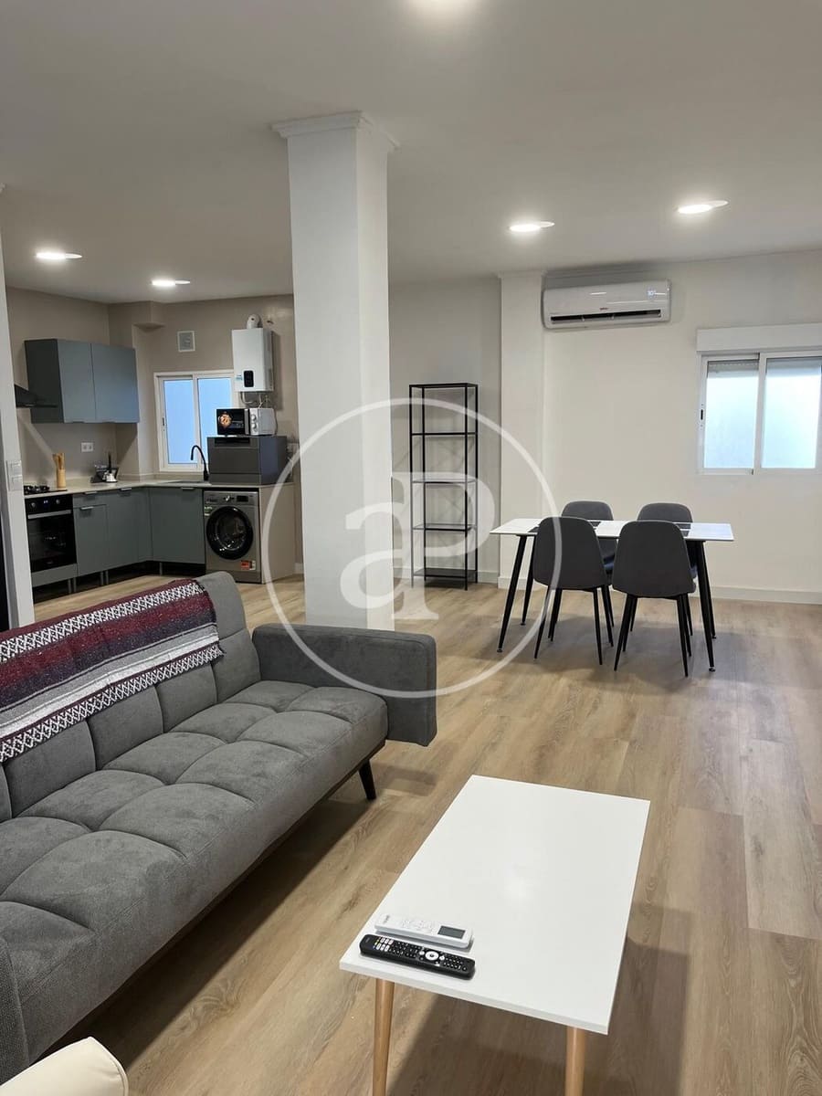 4 bedroom Apartment for rent in Valencia city - € 1,550 (Ref: 9367635)