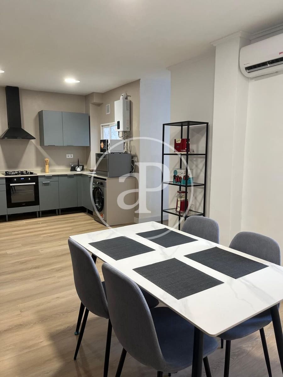 4 bedroom Apartment for rent in Valencia city - € 1,550 (Ref: 9367635)