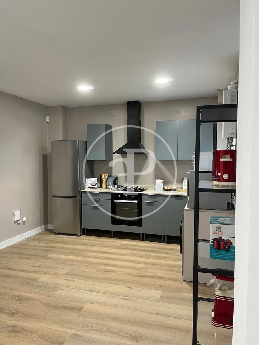 4 bedroom Apartment for rent in Valencia city - € 1,550 (Ref: 9367635)