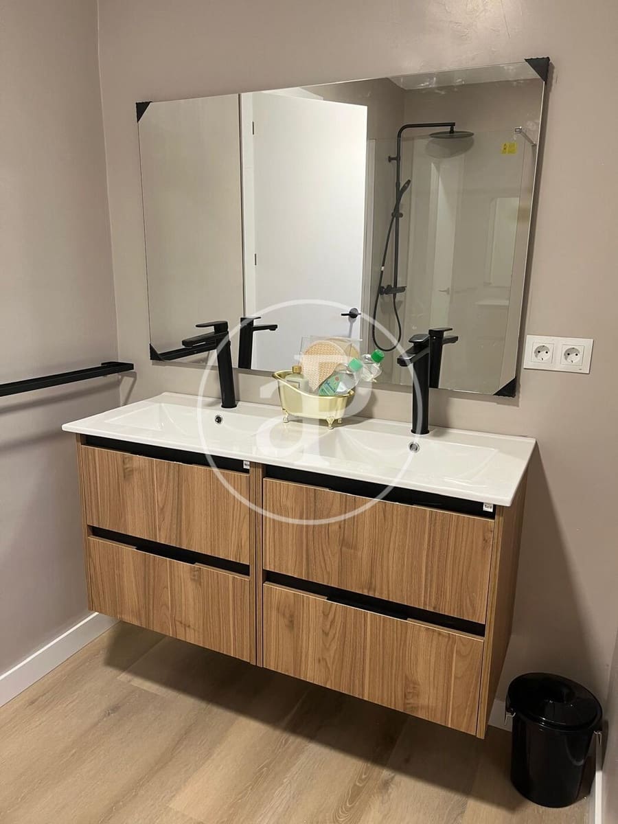 4 bedroom Apartment for rent in Valencia city - € 1,550 (Ref: 9367635)