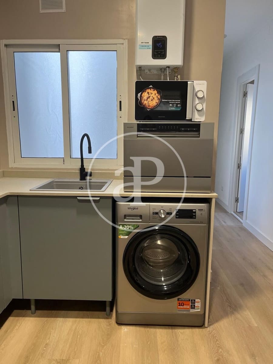 4 bedroom Apartment for rent in Valencia city - € 1,550 (Ref: 9367635)