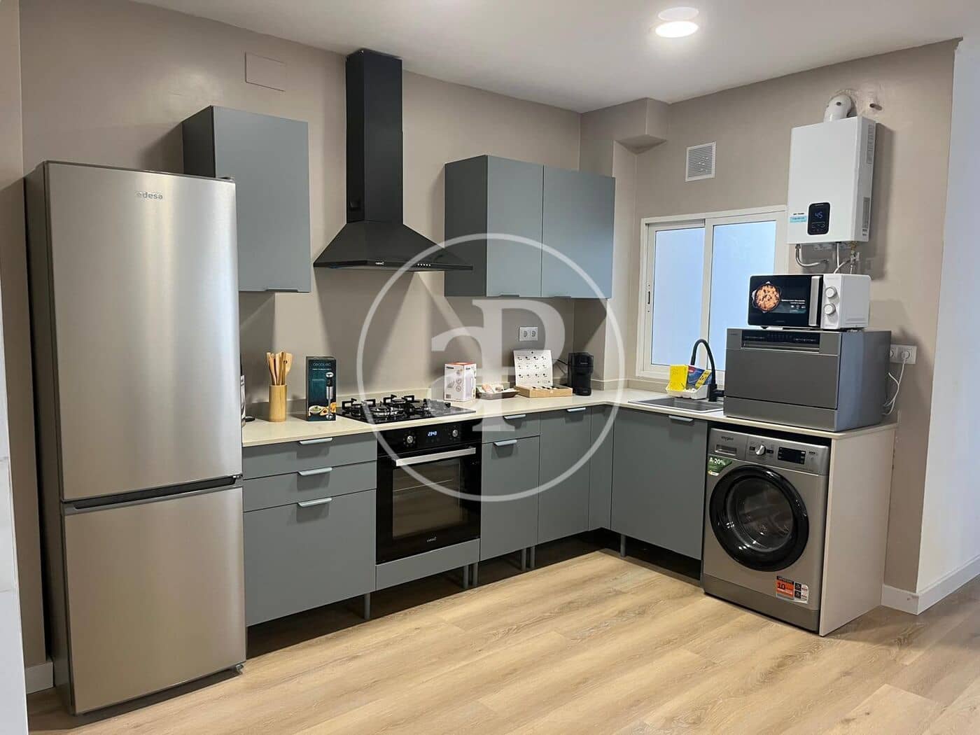 4 bedroom Apartment for rent in Valencia city - € 1,550 (Ref: 9367635)