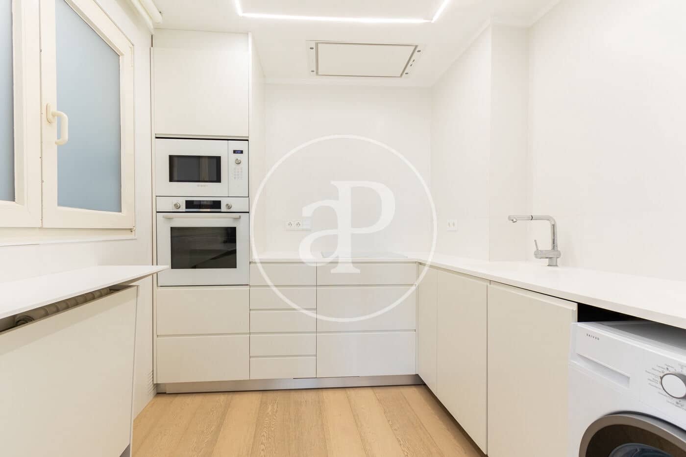 2 sypialnia Apartament do wynajęcia w Miasto Walencja - 2 500 € (Ref: 9367637)