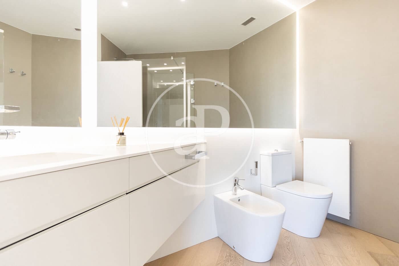 2 sypialnia Apartament do wynajęcia w Miasto Walencja - 2 500 € (Ref: 9367637)