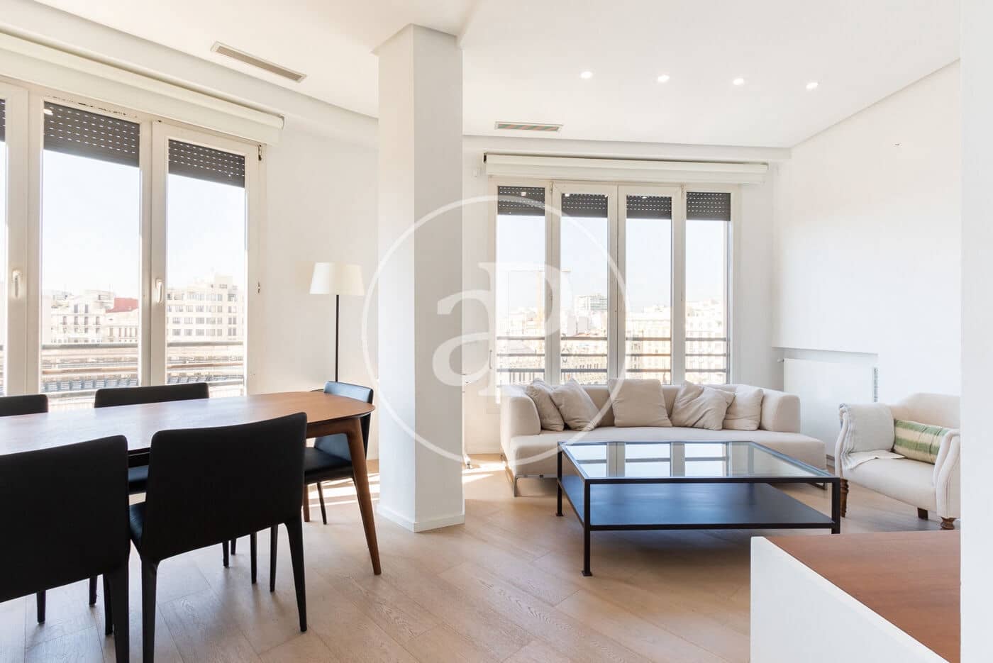 2 sypialnia Apartament do wynajęcia w Miasto Walencja - 2 500 € (Ref: 9367637)