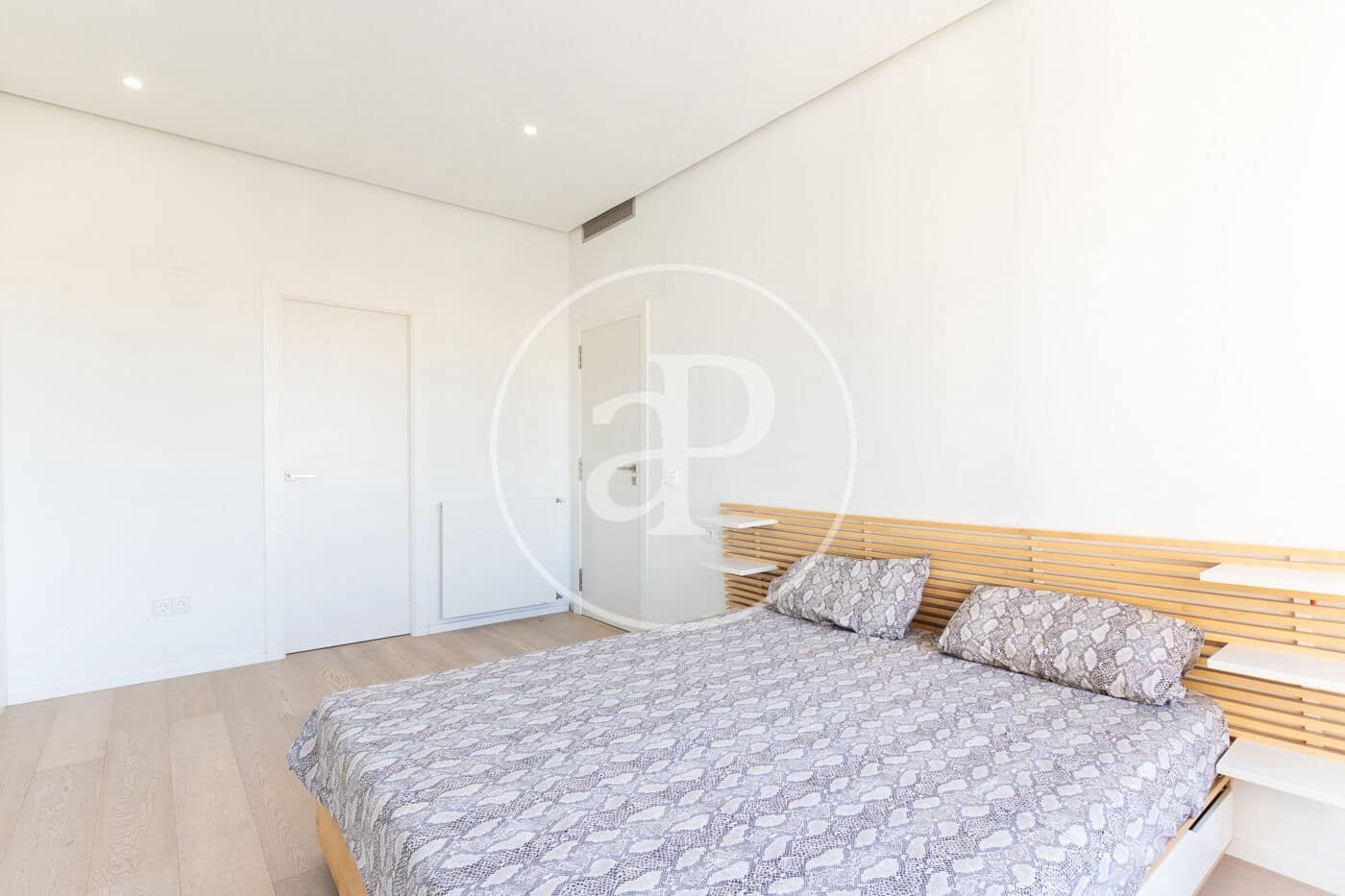 2 sypialnia Apartament do wynajęcia w Miasto Walencja - 2 500 € (Ref: 9367637)