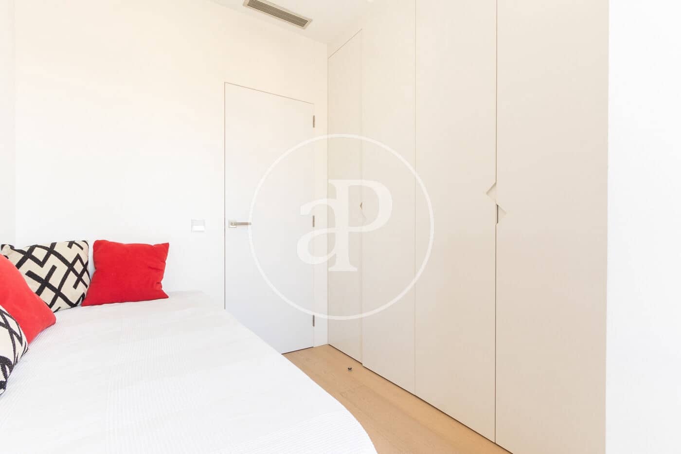 2 sypialnia Apartament do wynajęcia w Miasto Walencja - 2 500 € (Ref: 9367637)