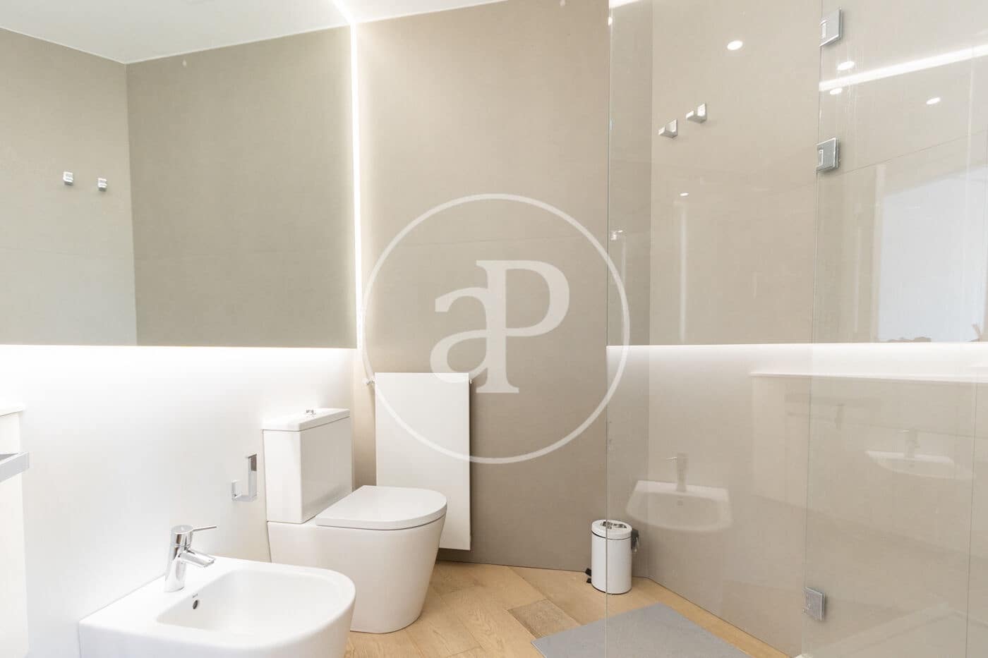 2 sypialnia Apartament do wynajęcia w Miasto Walencja - 2 500 € (Ref: 9367637)