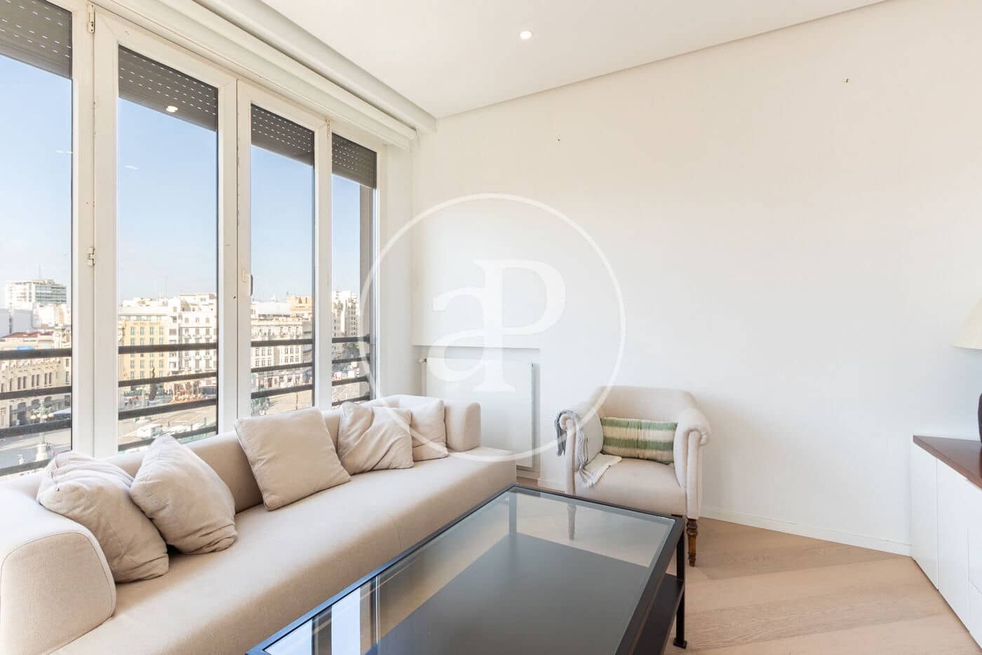 2 sypialnia Apartament do wynajęcia w Miasto Walencja - 2 500 € (Ref: 9367637)