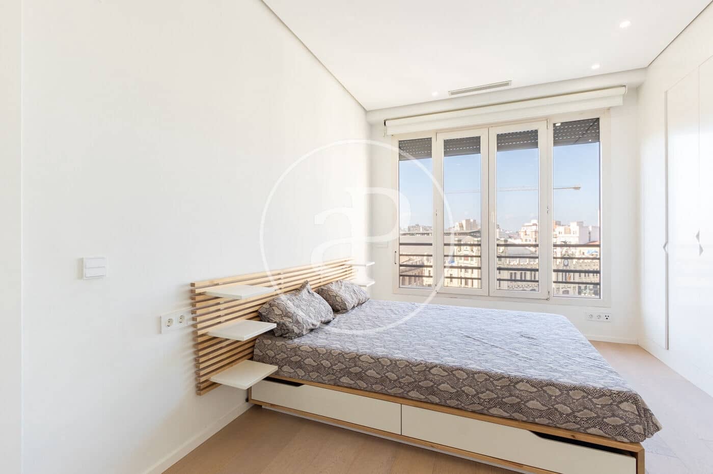 2 sypialnia Apartament do wynajęcia w Miasto Walencja - 2 500 € (Ref: 9367637)