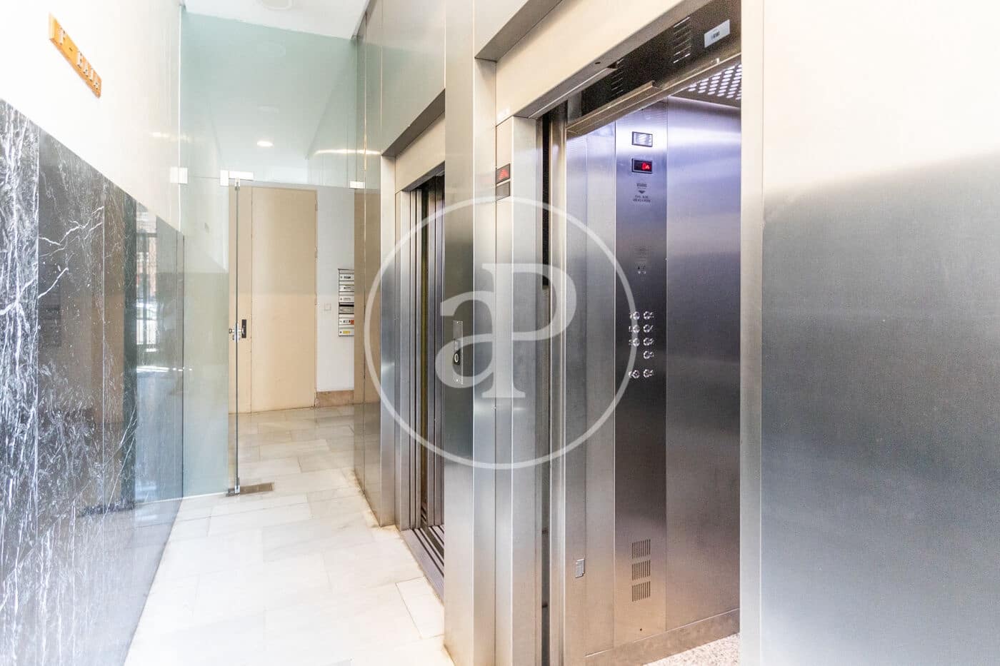 2 sypialnia Apartament do wynajęcia w Miasto Walencja - 2 500 € (Ref: 9367637)