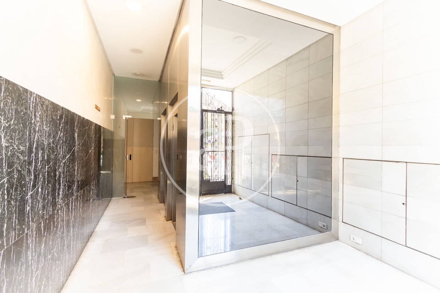 2 sypialnia Apartament do wynajęcia w Miasto Walencja - 2 500 € (Ref: 9367637)