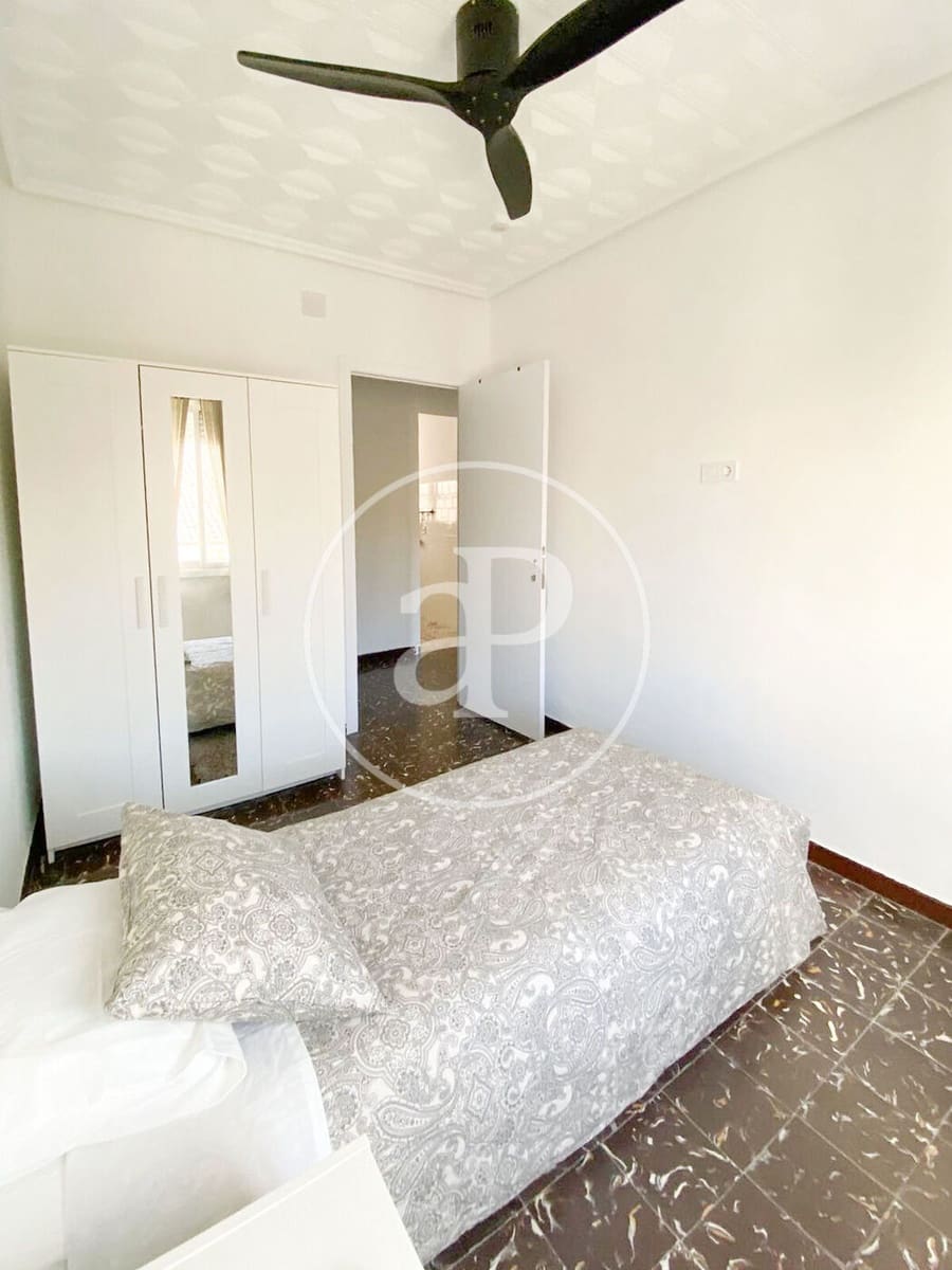 4 Zimmer Apartment zu verkaufen in Valencia Stadt - 240.000 € (Ref: 9372038)