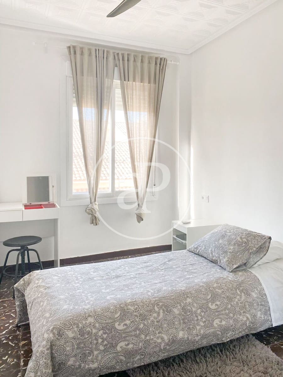 4 Zimmer Apartment zu verkaufen in Valencia Stadt - 240.000 € (Ref: 9372038)