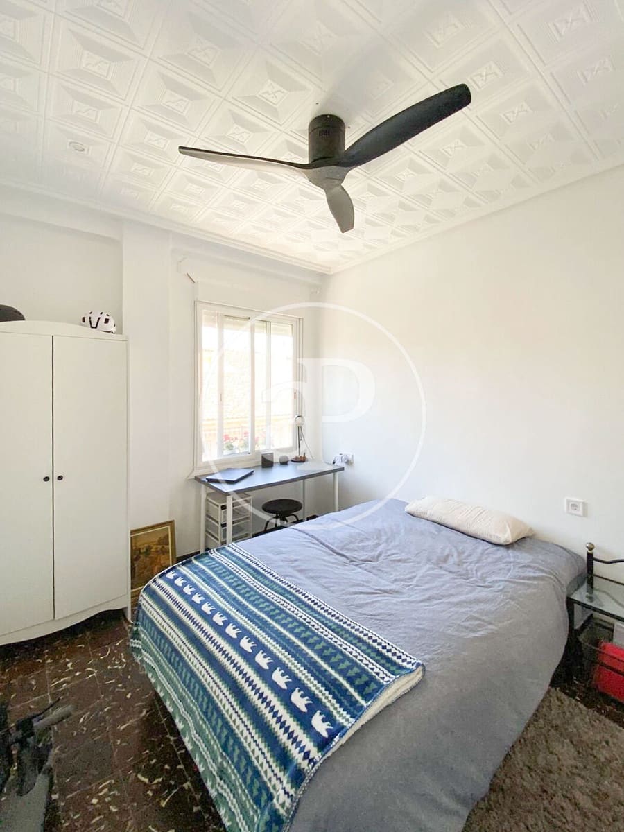 4 Zimmer Apartment zu verkaufen in Valencia Stadt - 240.000 € (Ref: 9372038)