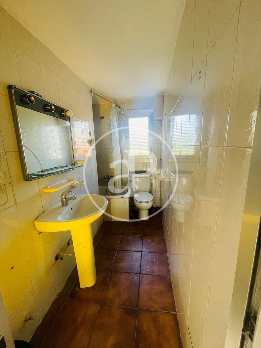3 slaapkamer Appartement te koop in Valencia stad - € 125.000 (Ref: 9375399)