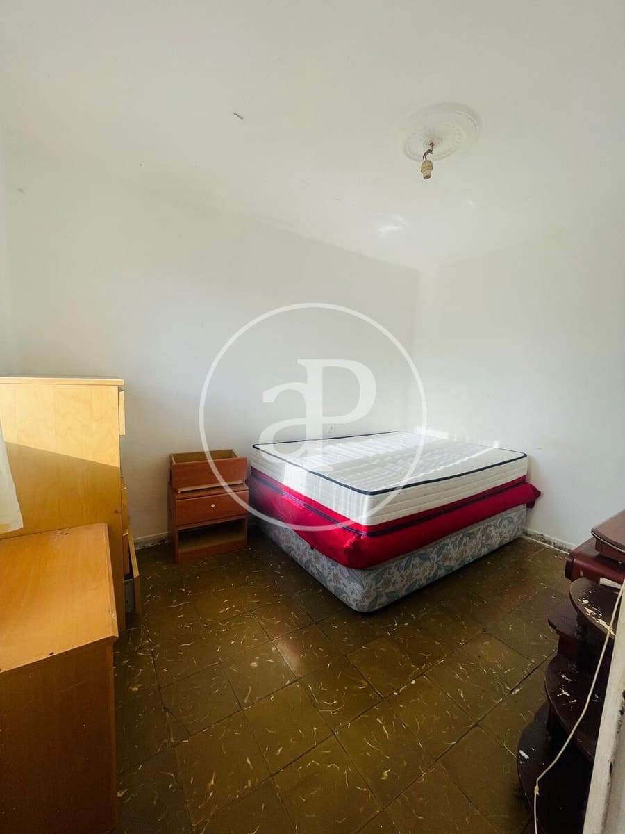 3 slaapkamer Appartement te koop in Valencia stad - € 125.000 (Ref: 9375399)