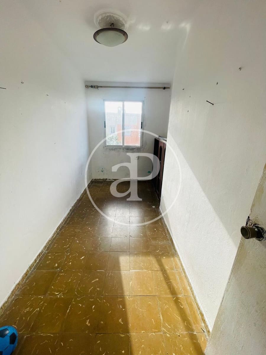 3 slaapkamer Appartement te koop in Valencia stad - € 125.000 (Ref: 9375399)