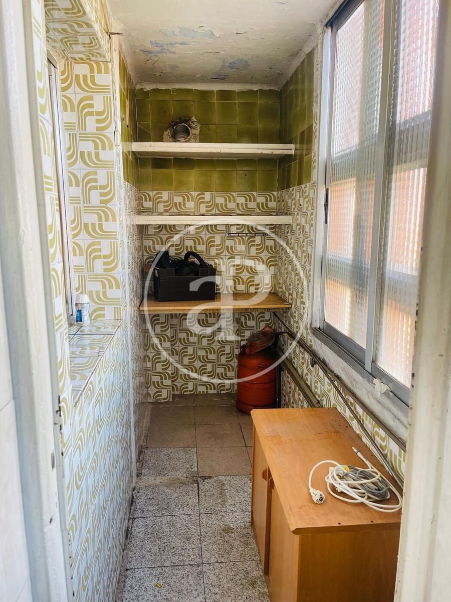 3 slaapkamer Appartement te koop in Valencia stad - € 125.000 (Ref: 9375399)