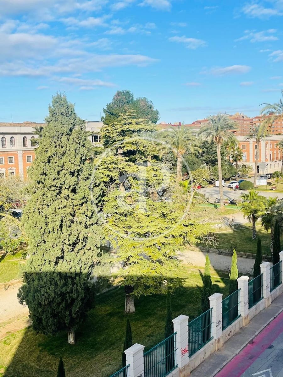 3 slaapkamer Appartement te koop in Valencia stad - € 125.000 (Ref: 9375399)