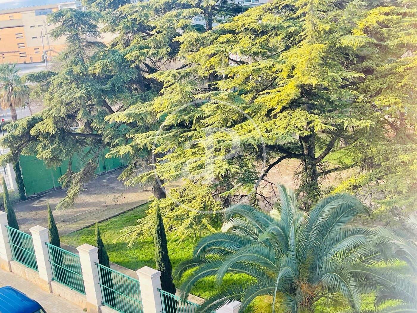 3 slaapkamer Appartement te koop in Valencia stad - € 125.000 (Ref: 9375399)