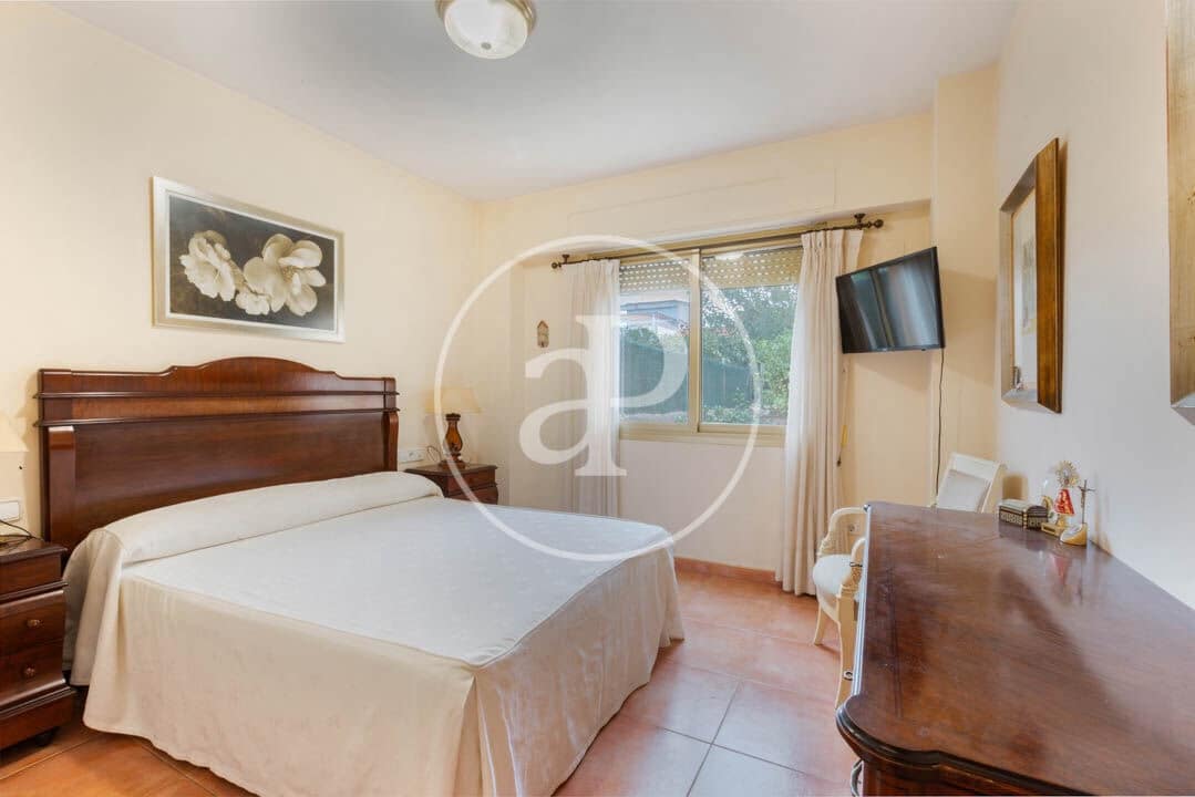 4 sypialnia Willa na sprzedaż w Godella - 650 000 € (Ref: 9375401)