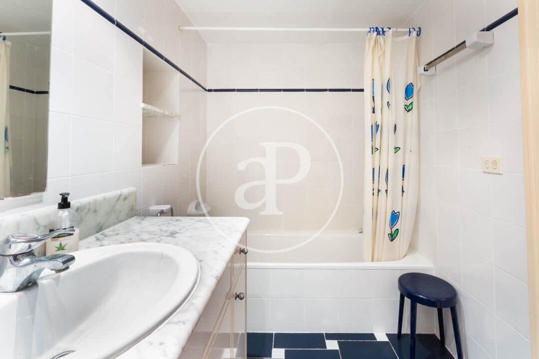 4 sypialnia Willa na sprzedaż w Godella - 650 000 € (Ref: 9375401)