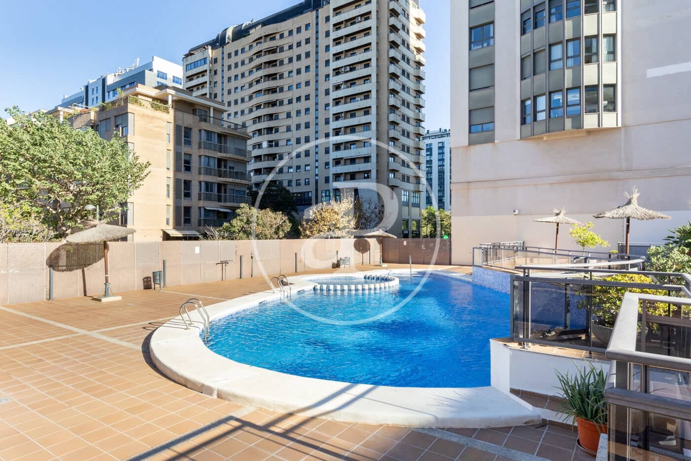 1 makuuhuone Huoneisto myytävänä paikassa Valencia kaupunki mukana uima-altaan - 430 000 € (Ref: 9379113)