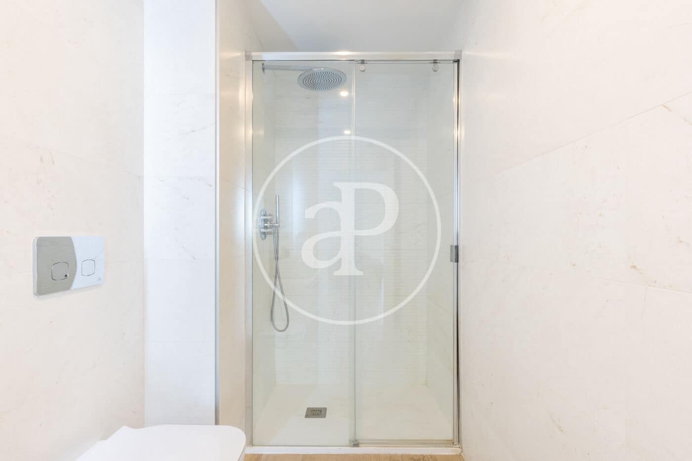 1 bedroom Apartment for sale in Valencia city with pool - € 430,000 (Ref: 9379113)