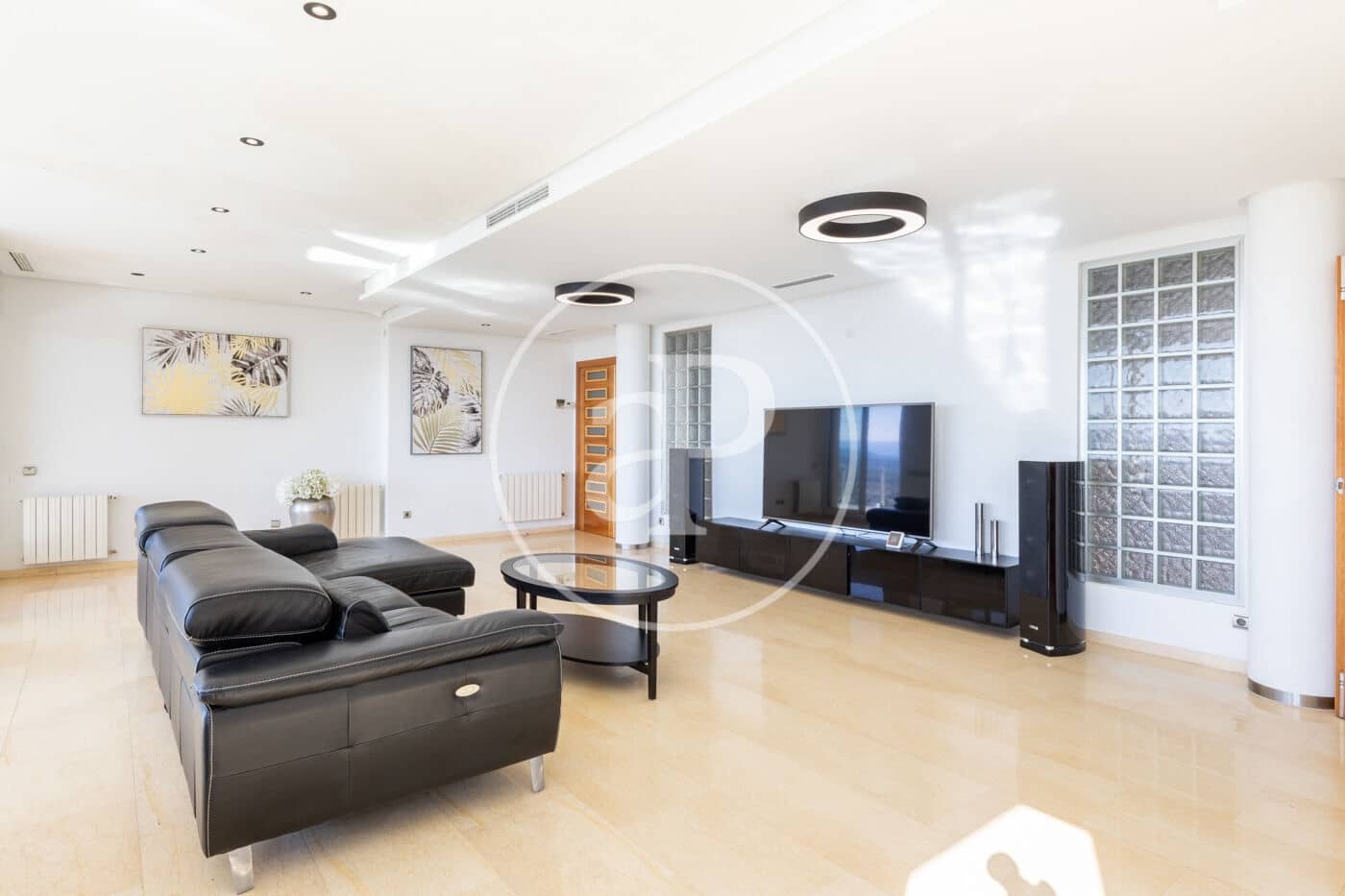 10 soverom Villa til salgs i Calicanto med svømmebasseng - € 1 980 000 (Ref: 9379114)