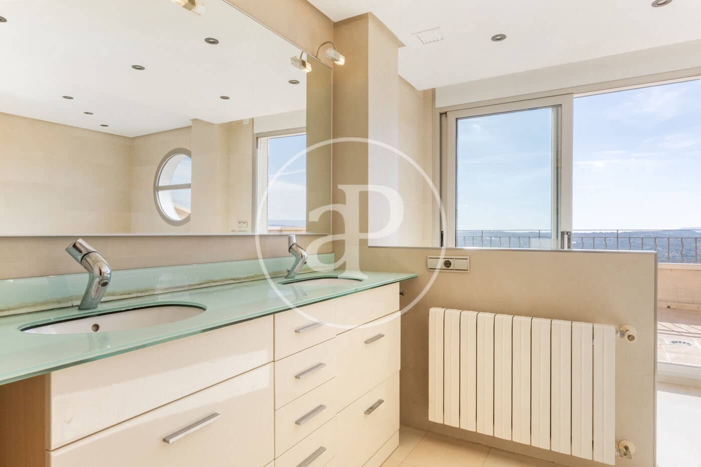 10 soverom Villa til salgs i Calicanto med svømmebasseng - € 1 980 000 (Ref: 9379114)