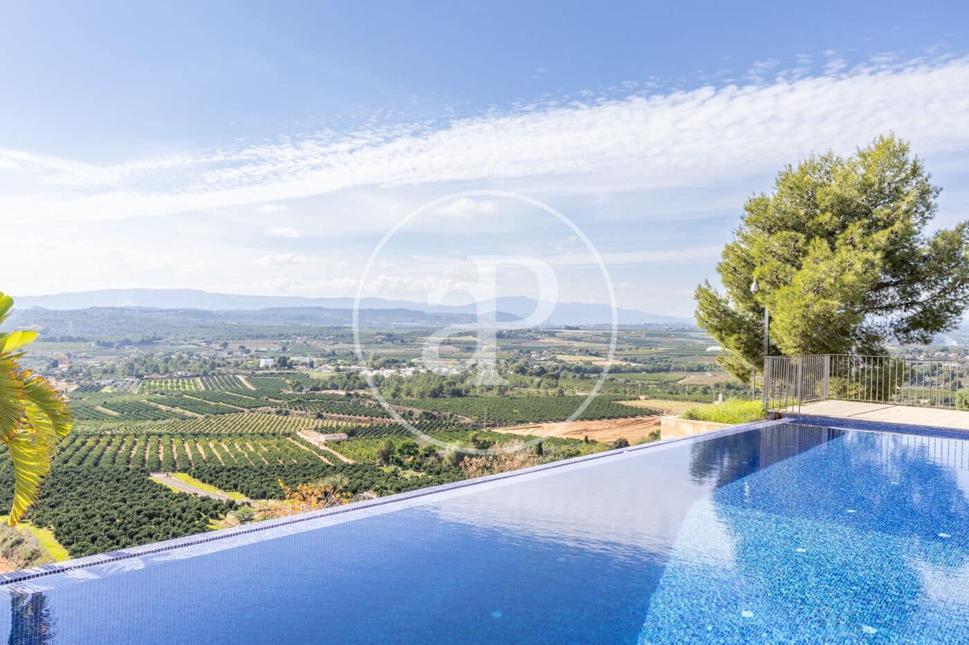 10 soverom Villa til salgs i Calicanto med svømmebasseng - € 1 980 000 (Ref: 9379114)