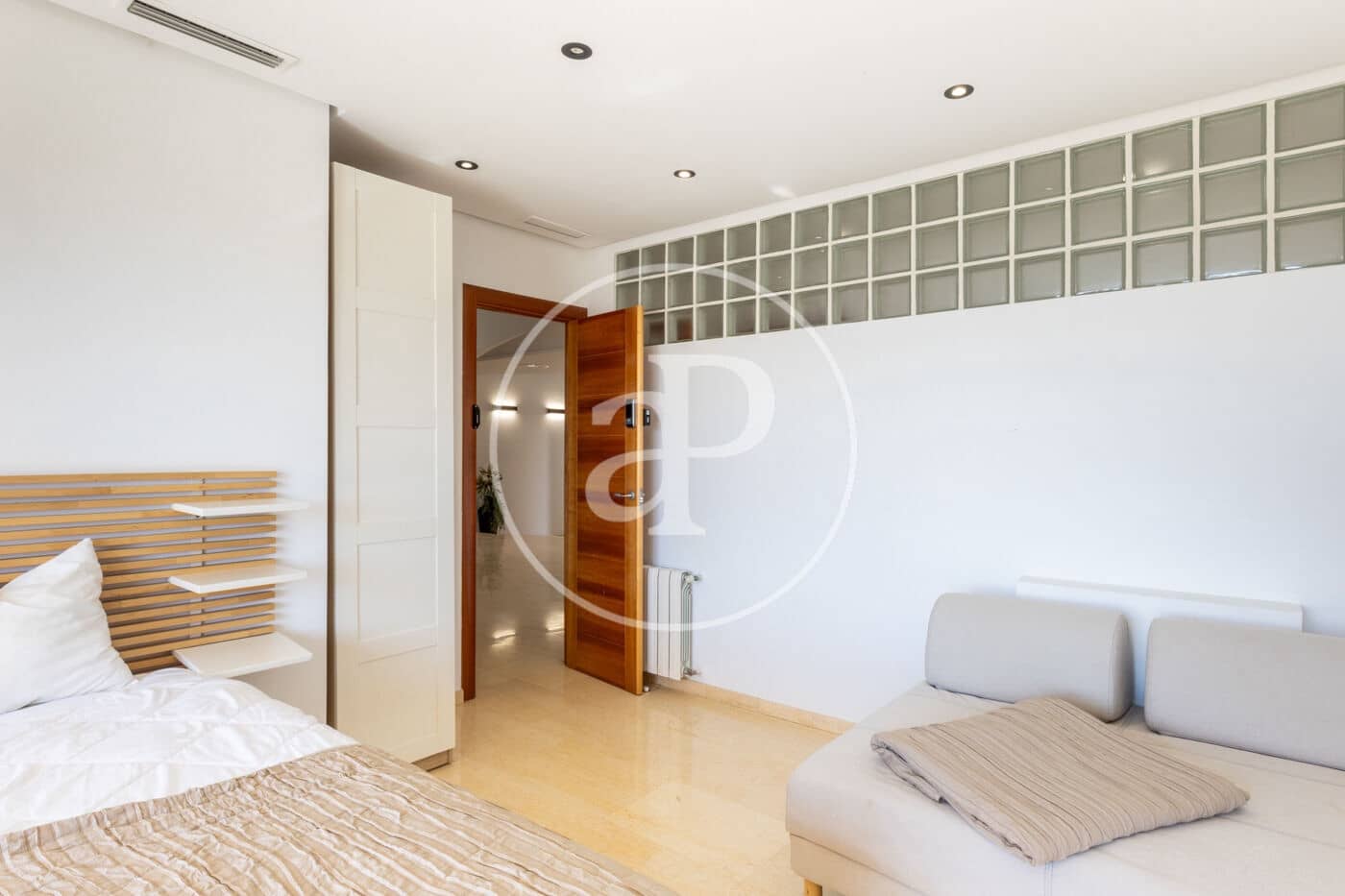 10 soverom Villa til salgs i Calicanto med svømmebasseng - € 1 980 000 (Ref: 9379114)