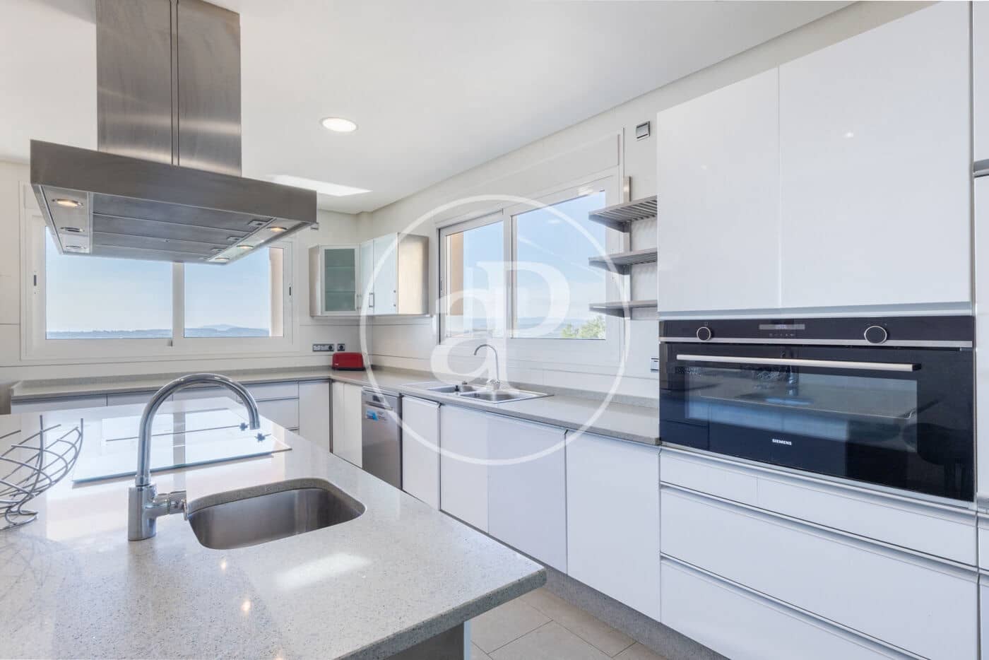 10 soverom Villa til salgs i Calicanto med svømmebasseng - € 1 980 000 (Ref: 9379114)