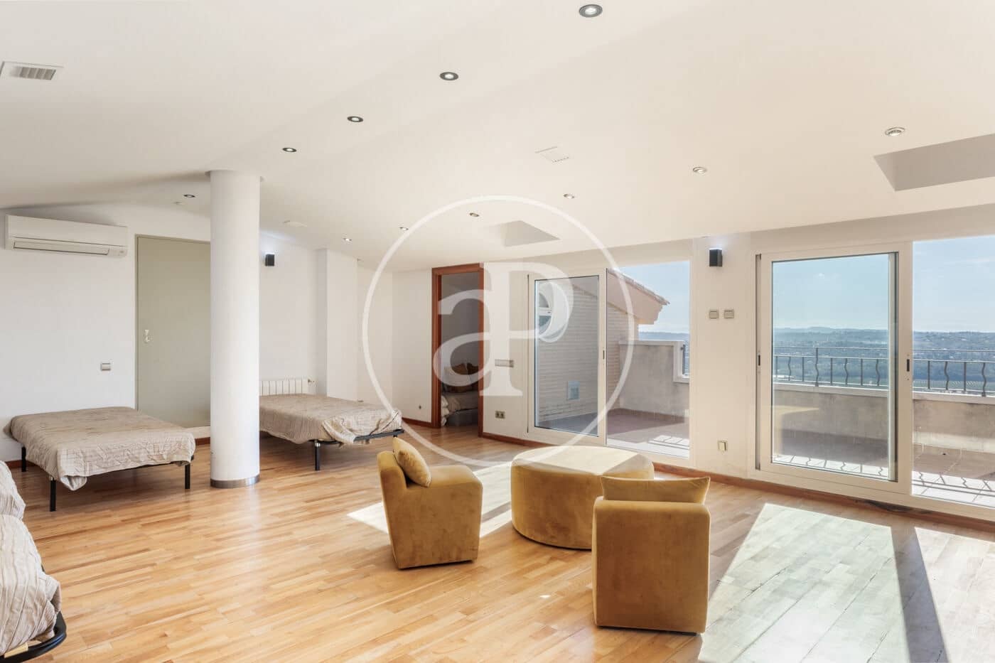 10 soverom Villa til salgs i Calicanto med svømmebasseng - € 1 980 000 (Ref: 9379114)