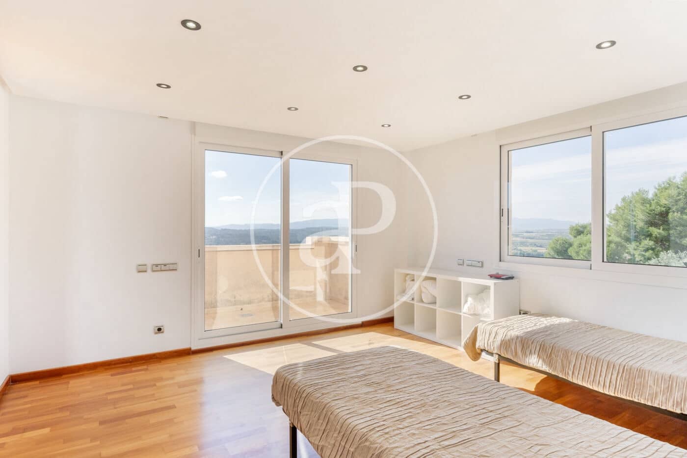 10 soverom Villa til salgs i Calicanto med svømmebasseng - € 1 980 000 (Ref: 9379114)