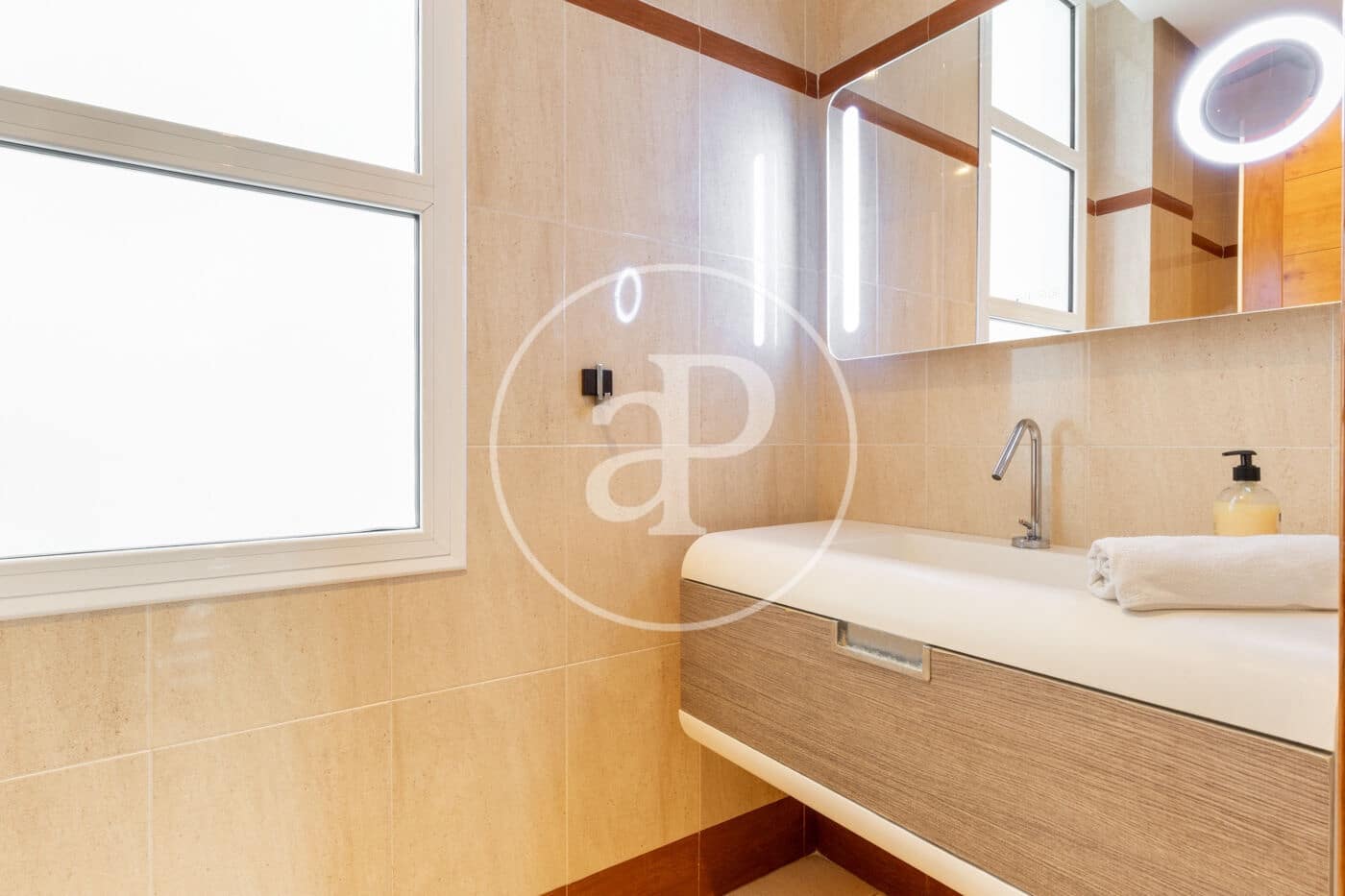 10 soverom Villa til salgs i Calicanto med svømmebasseng - € 1 980 000 (Ref: 9379114)