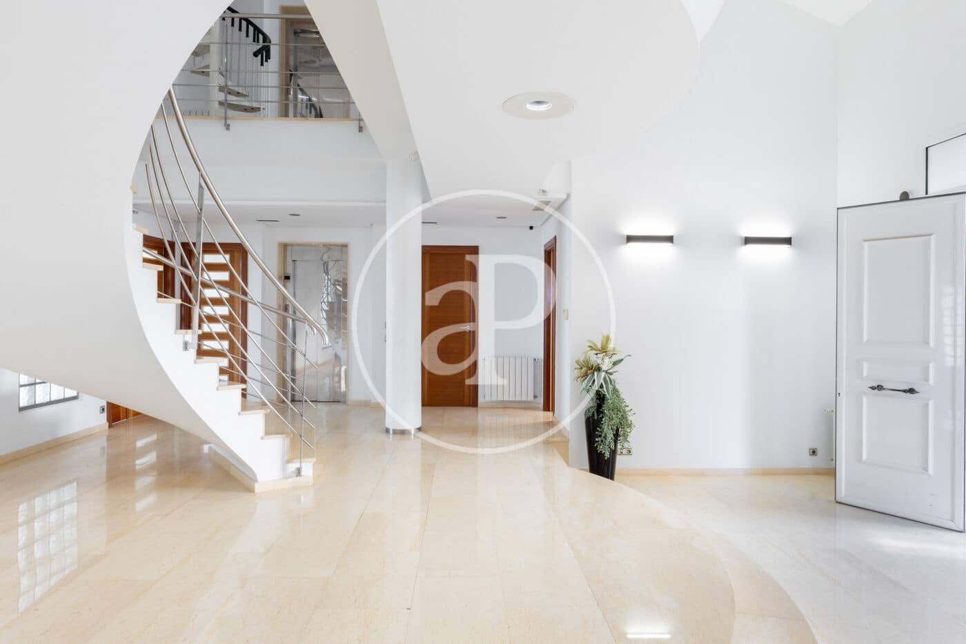 10 soverom Villa til salgs i Calicanto med svømmebasseng - € 1 980 000 (Ref: 9379114)