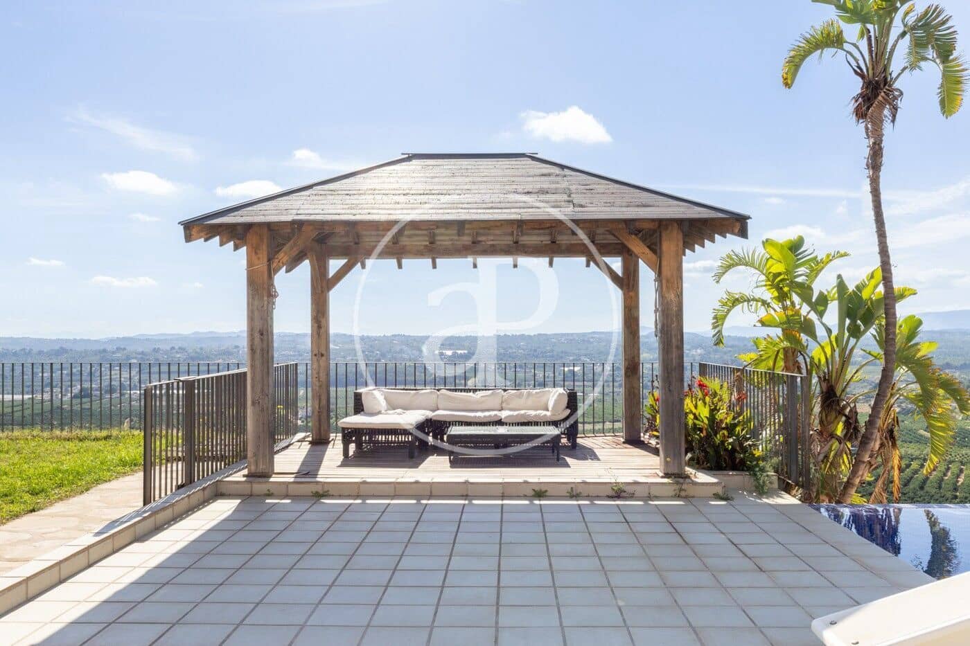 10 soverom Villa til salgs i Calicanto med svømmebasseng - € 1 980 000 (Ref: 9379114)