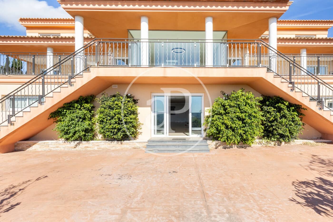 10 soverom Villa til salgs i Calicanto med svømmebasseng - € 1 980 000 (Ref: 9379114)