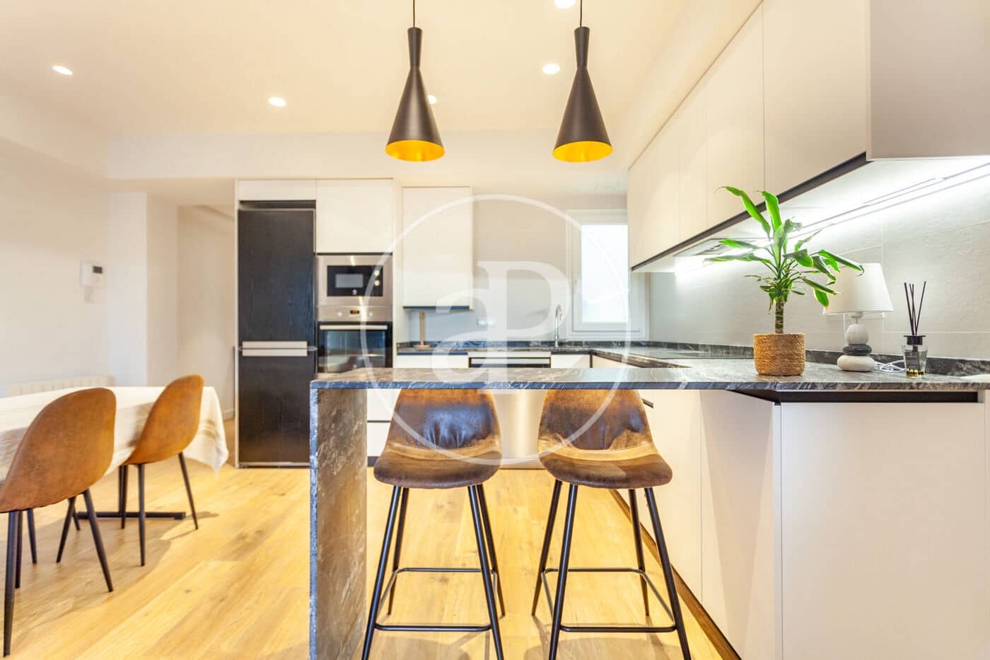 3 sovrum Lägenhet att hyra i Valencia stad - 1 900 € (Ref: 9379116)