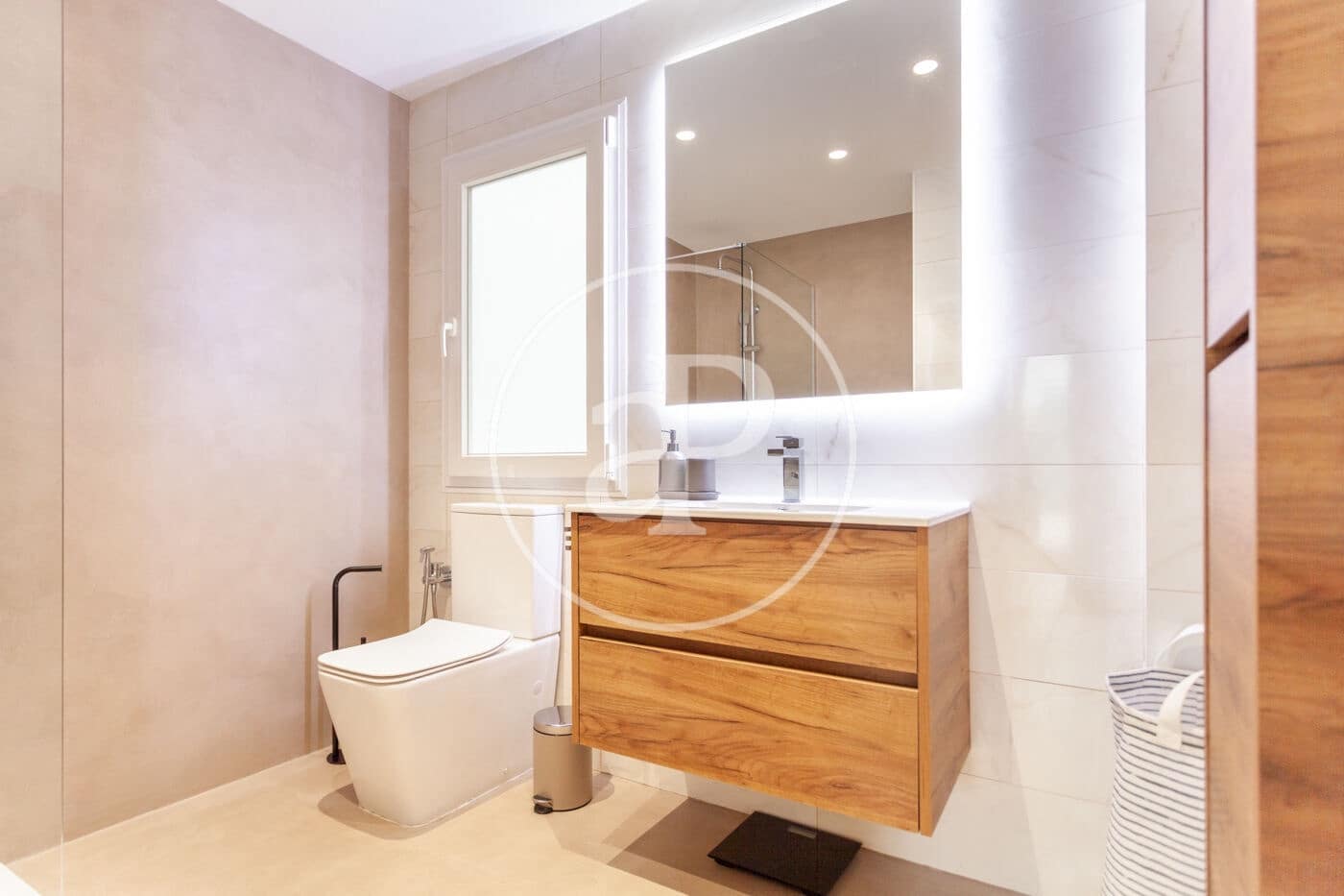 3 sovrum Lägenhet att hyra i Valencia stad - 1 900 € (Ref: 9379116)