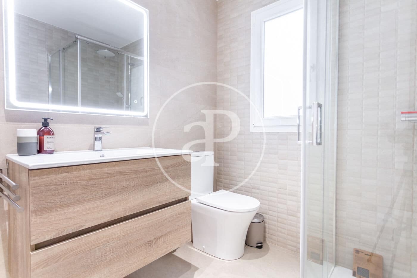 3 sovrum Lägenhet att hyra i Valencia stad - 1 900 € (Ref: 9379116)