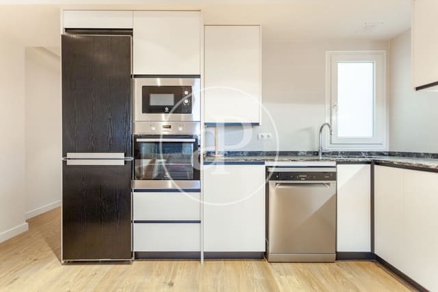 3 slaapkamer Appartement te huur in El Carme, Valencia stad - € 1.900 (Ref: 9379116)