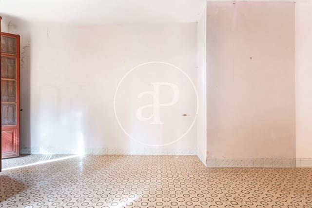 8 bedroom Villa for sale in Burriana / Borriana - € 210,000 (Ref: 9379117)