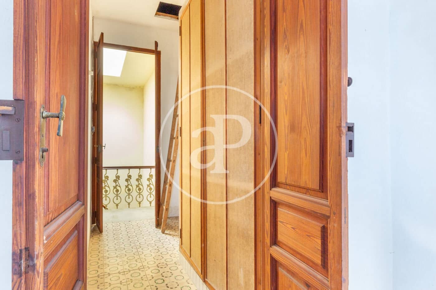 8 bedroom Villa for sale in Burriana / Borriana - € 210,000 (Ref: 9379117)