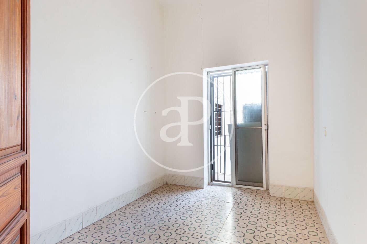 8 bedroom Villa for sale in Burriana / Borriana - € 210,000 (Ref: 9379117)