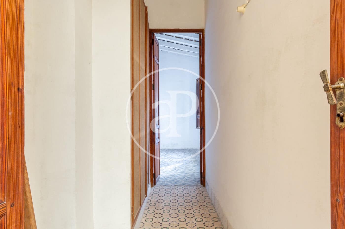 8 bedroom Villa for sale in Burriana / Borriana - € 210,000 (Ref: 9379117)