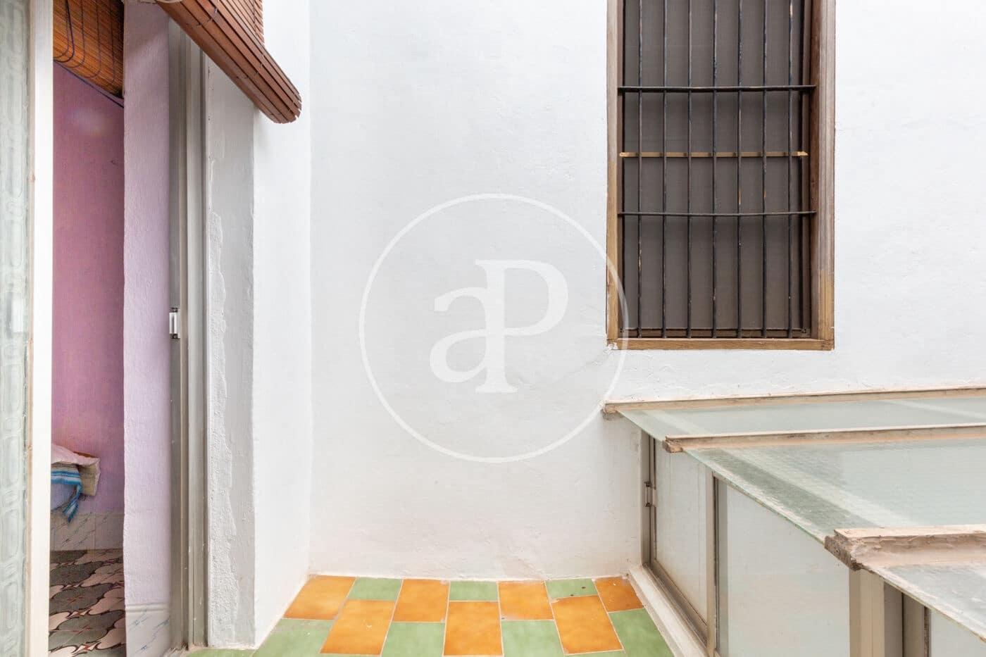 8 bedroom Villa for sale in Burriana / Borriana - € 210,000 (Ref: 9379117)